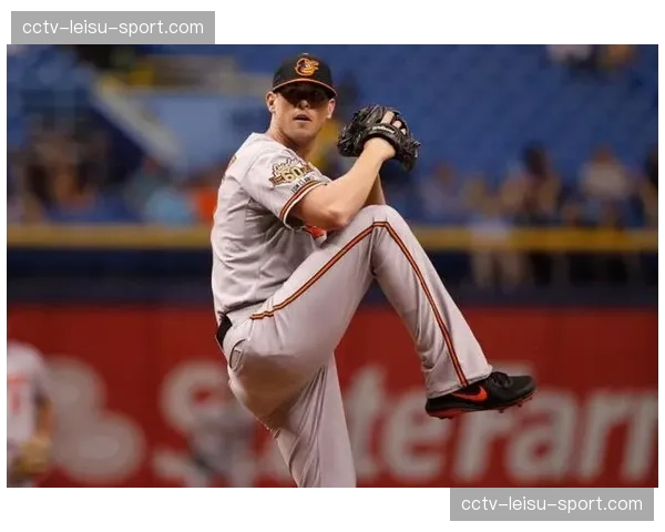 特写：金莺队百大新秀头名完成大联盟首安，父母看台激动相拥