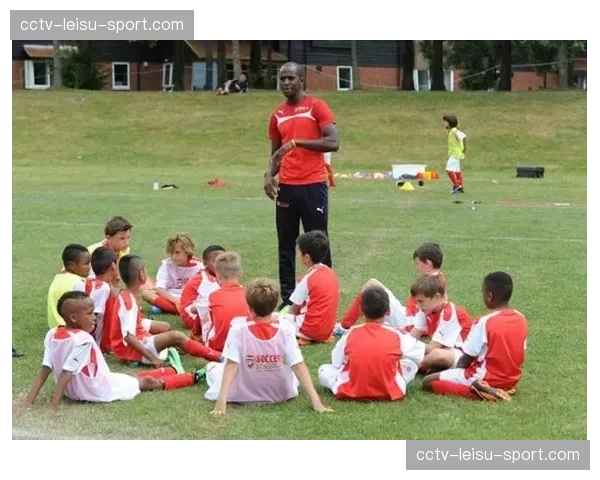 阿森纳俱乐部启动“北伦敦青少年足球发展计划” 阿森纳俱乐部启动“北伦敦青少年足球发展计划”