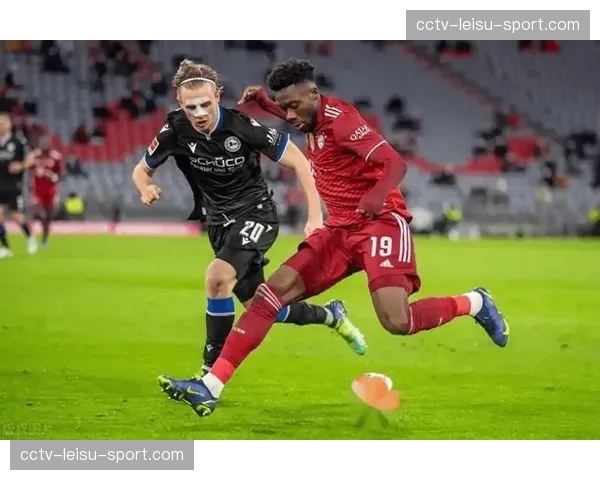 德甲焦点战：勒沃库森替补奇兵登场，5分钟内两次肋部穿插制造进球